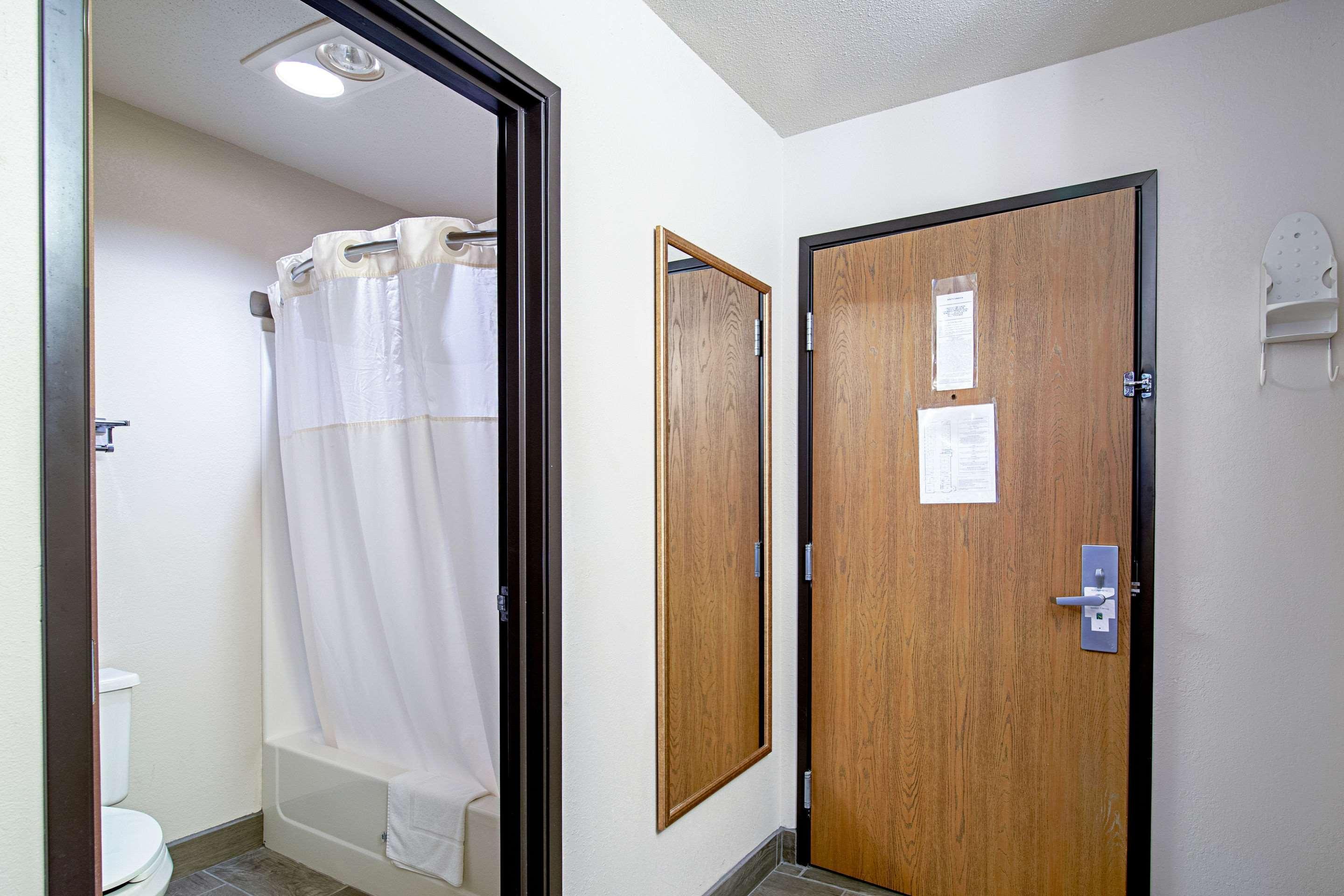Quality Inn Huron Екстер'єр фото