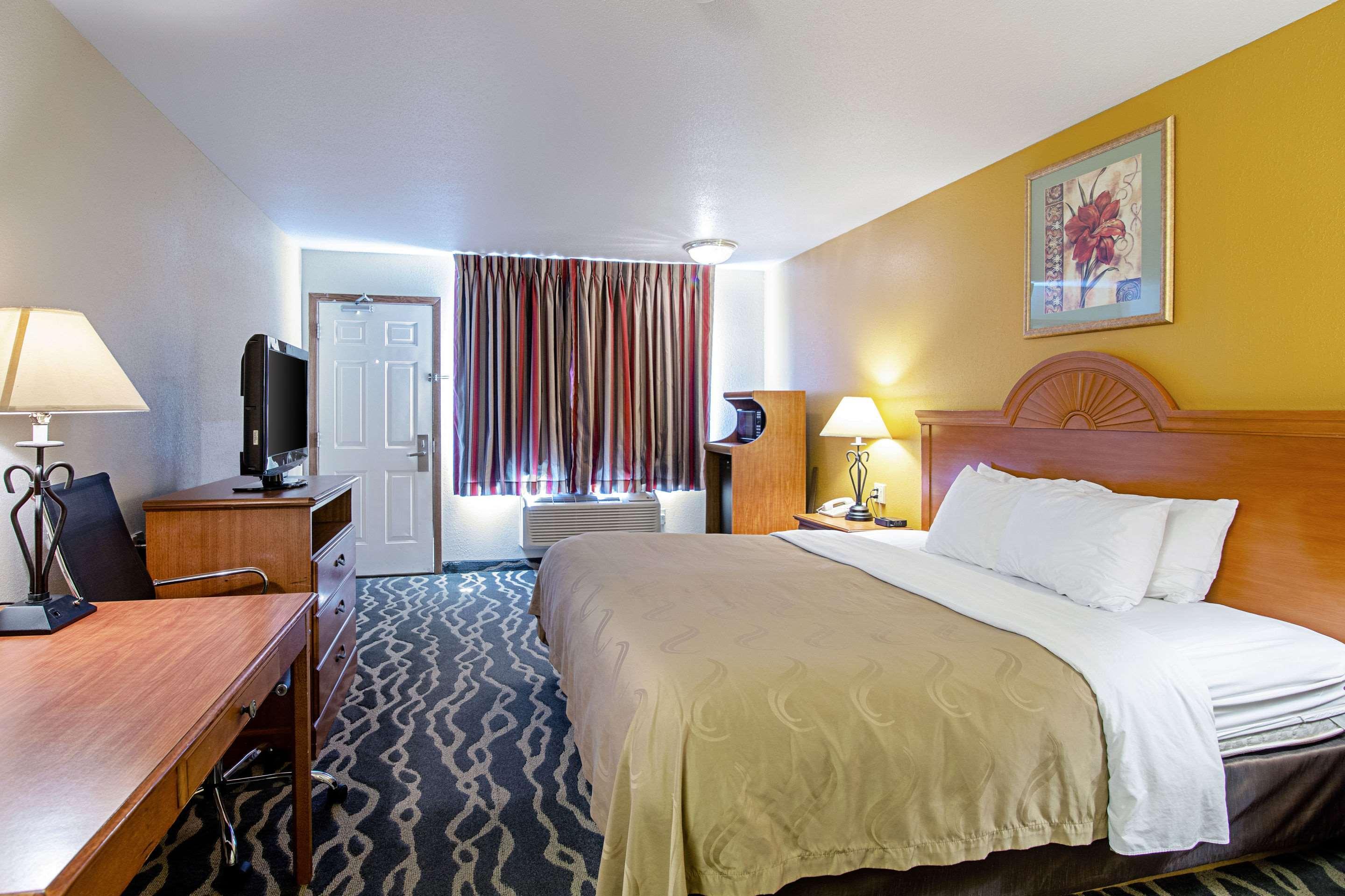 Quality Inn Huron Екстер'єр фото