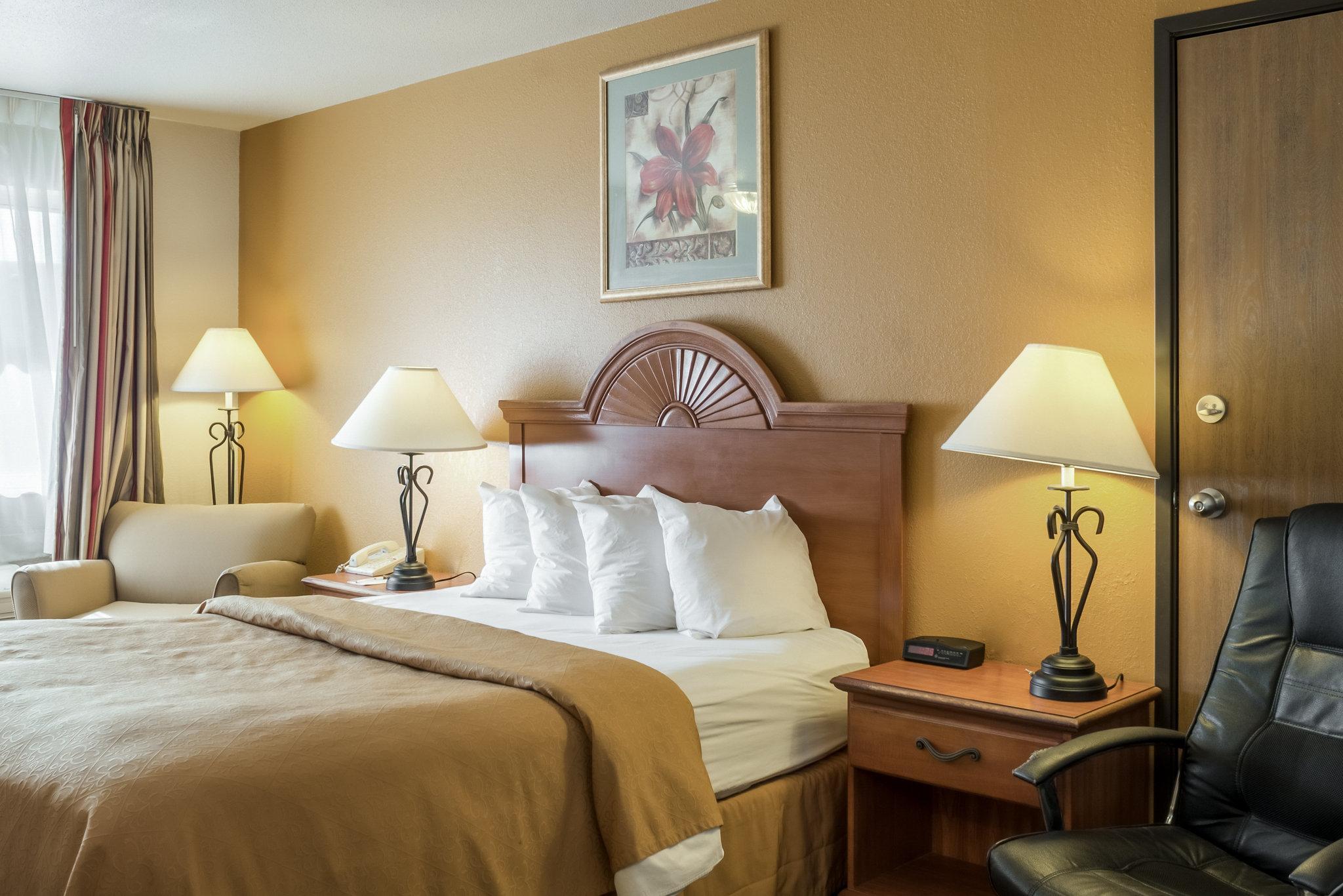 Quality Inn Huron Екстер'єр фото