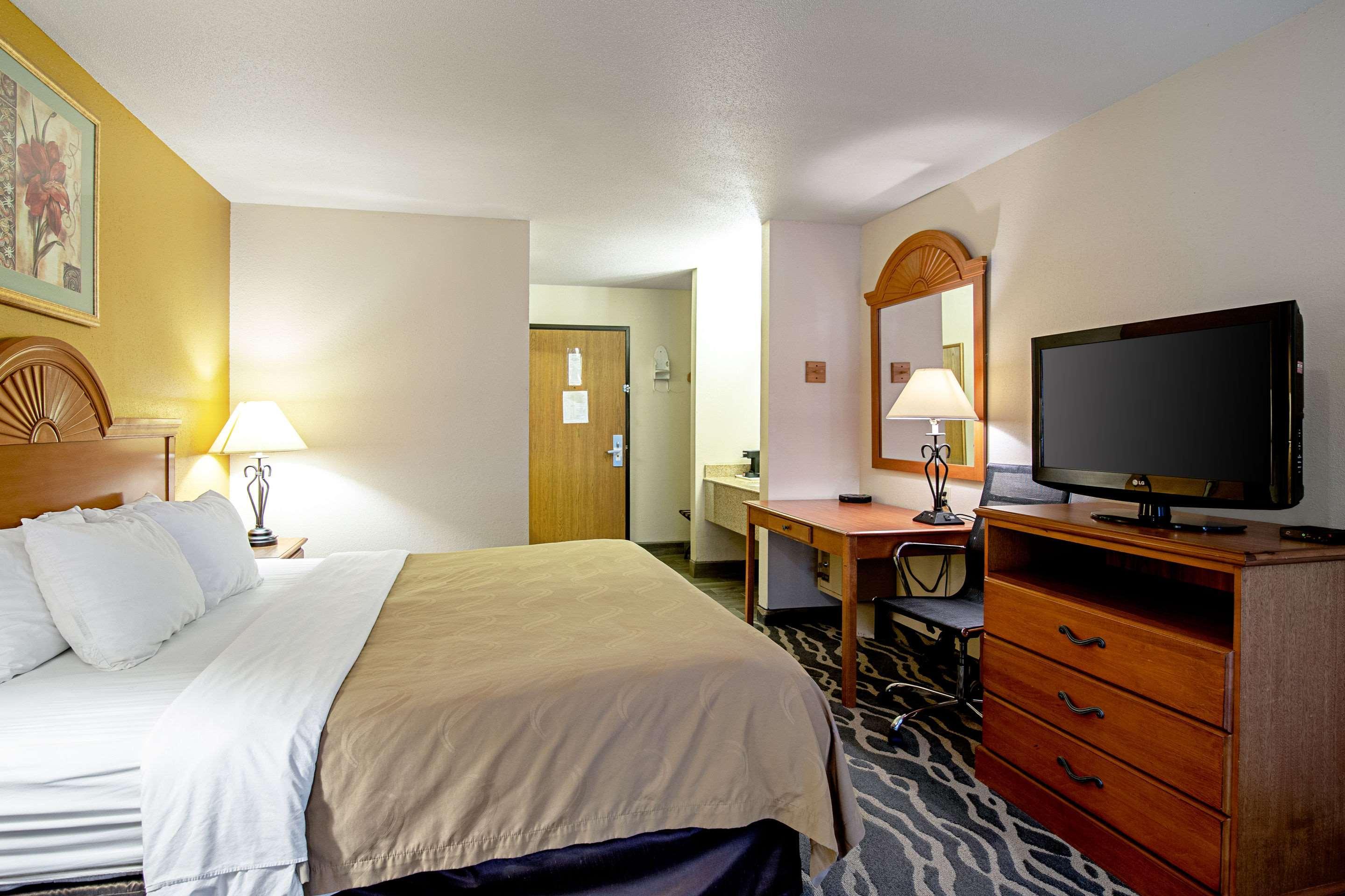 Quality Inn Huron Екстер'єр фото