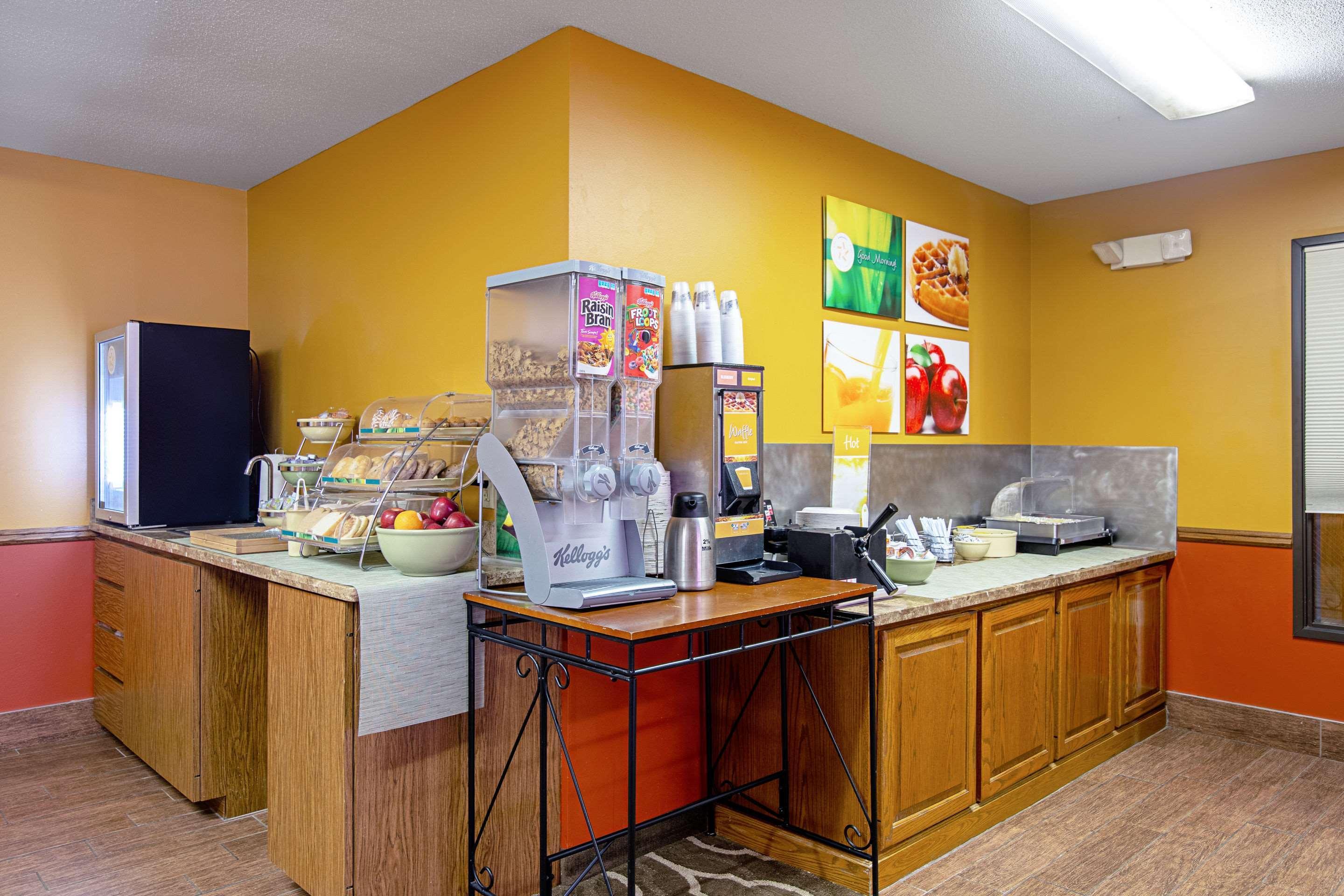 Quality Inn Huron Екстер'єр фото