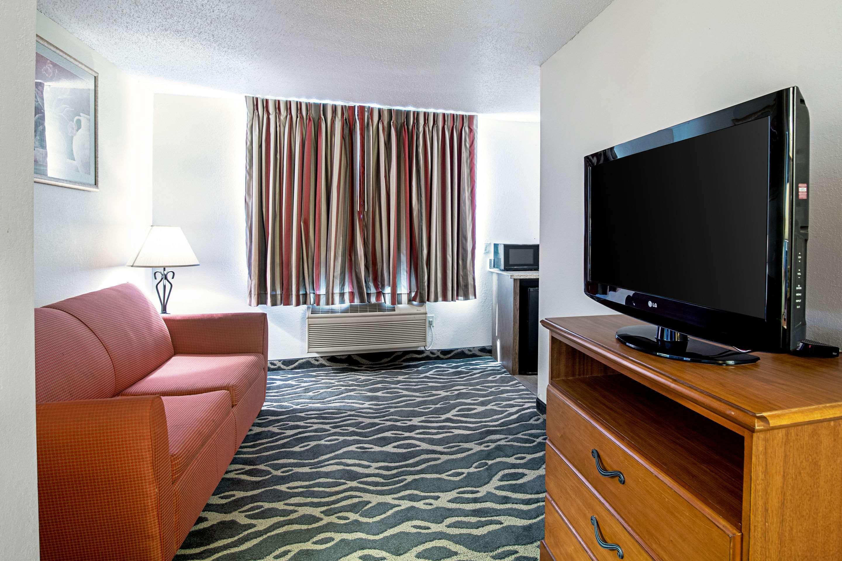 Quality Inn Huron Екстер'єр фото