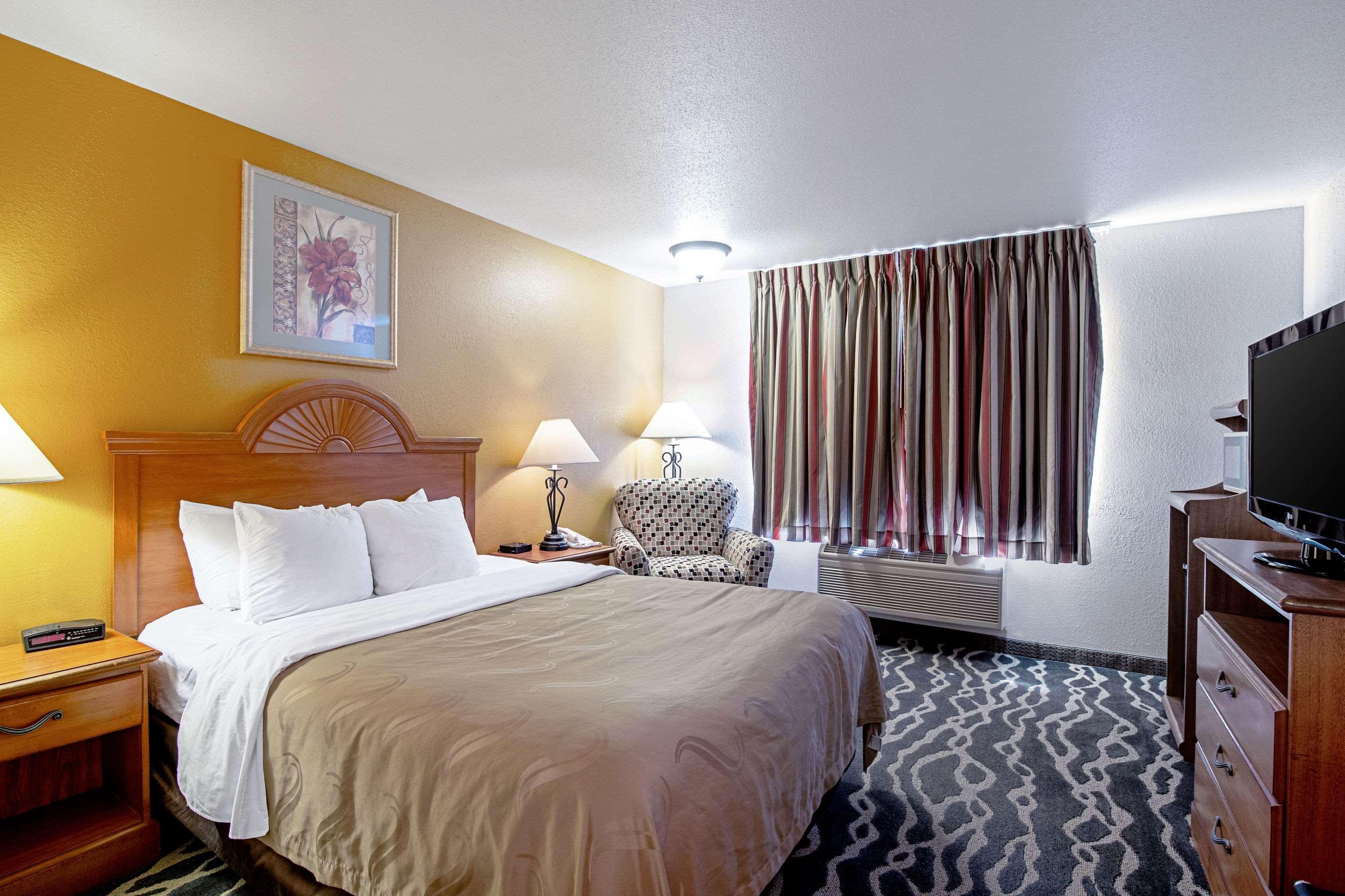 Quality Inn Huron Екстер'єр фото