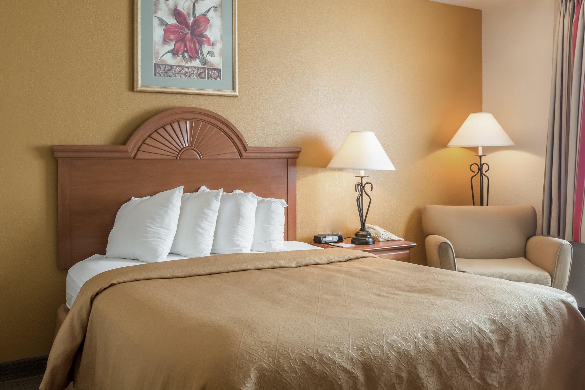 Quality Inn Huron Екстер'єр фото